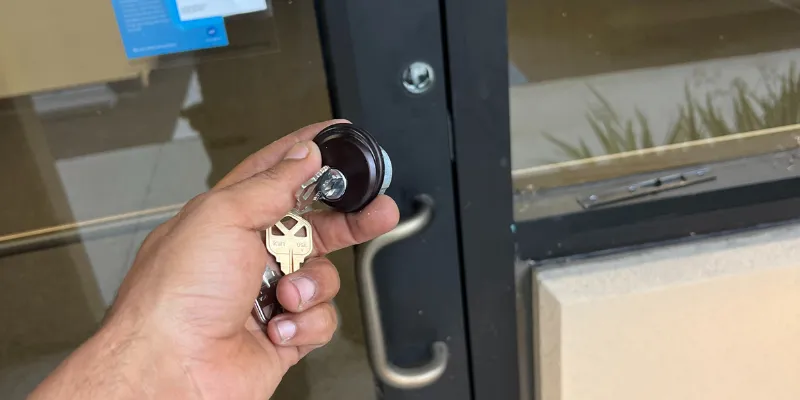 Best Keyless Entry Systems for Tampa Commercial Spaces (2025 Guide)