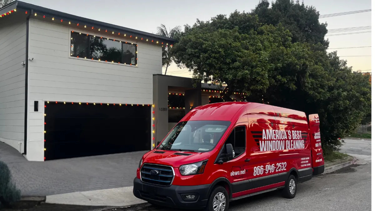 Why Homeowners Choose Professional Christmas Light Installation Over DIY