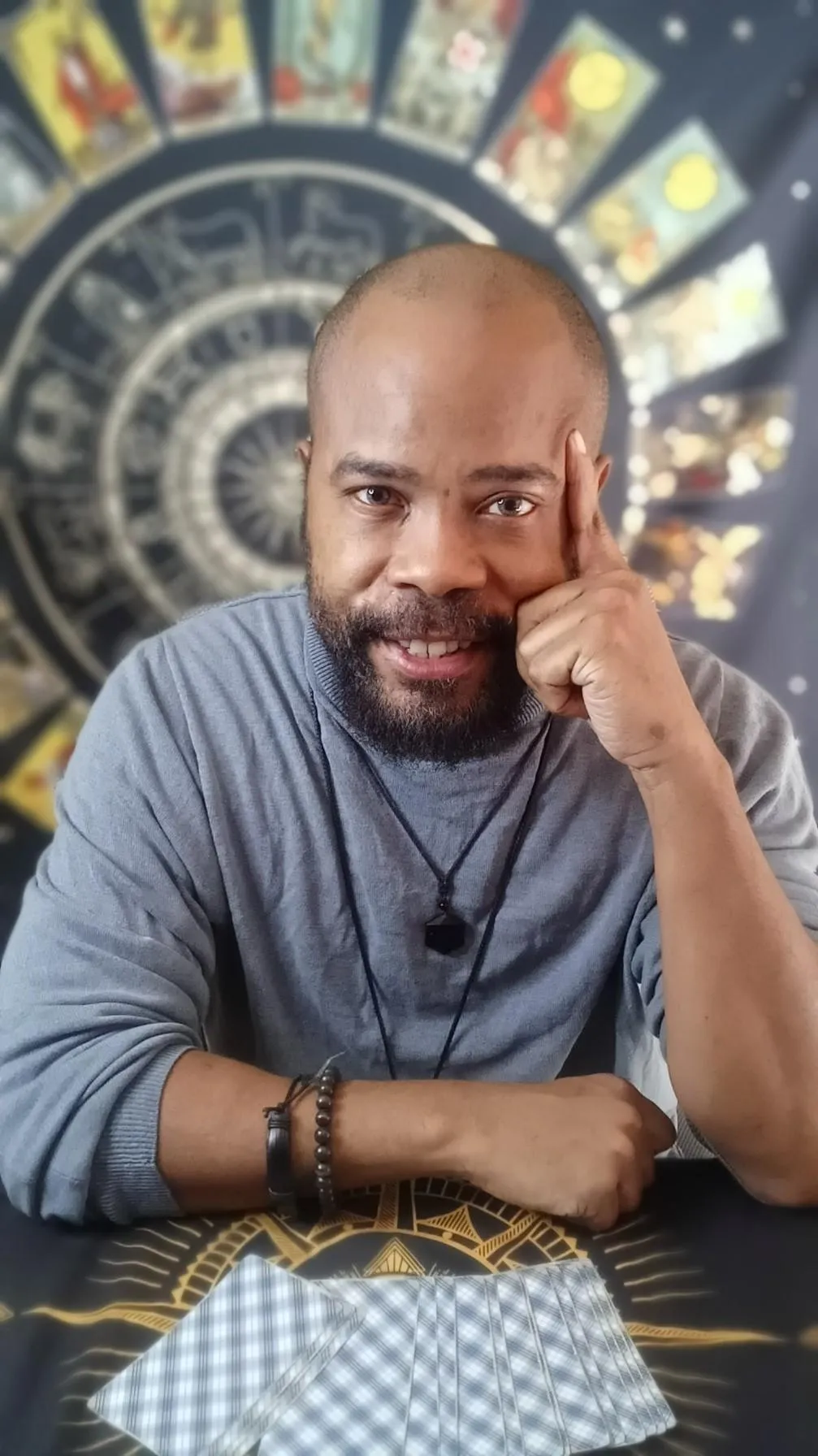 A Tarot Reading on Flat Earth