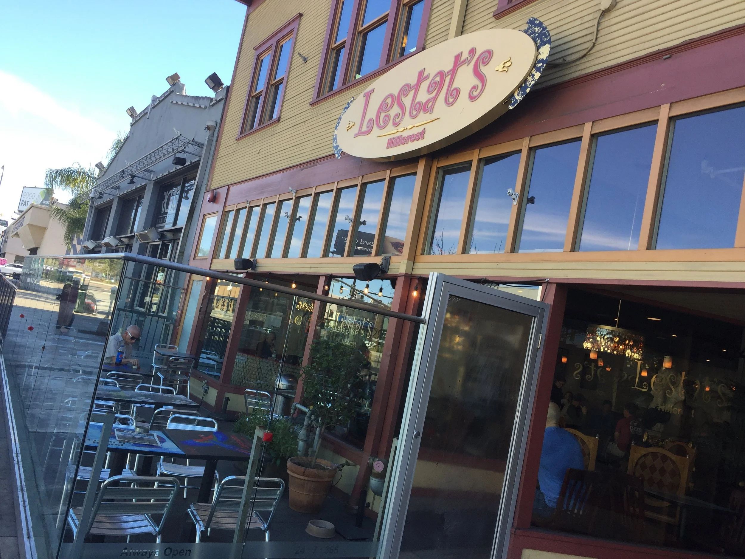  Lestat’s Coffee House: San Diego’s 24/7 Coffee & Culture Hub