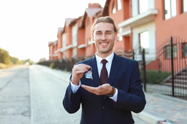 Why Every Aspiring Real Estate Agent Should Get Licensed