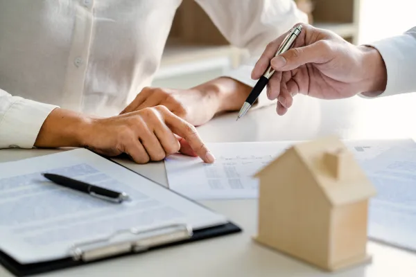 How to Verify a Real Estate Agent's License and Credentials