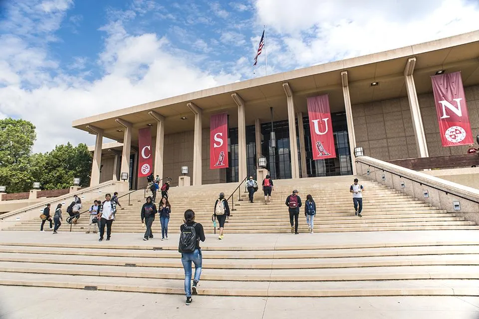 🎓 SoCal Vibes & Matador Pride: Why CSUN is the Heartbeat of Northridge 