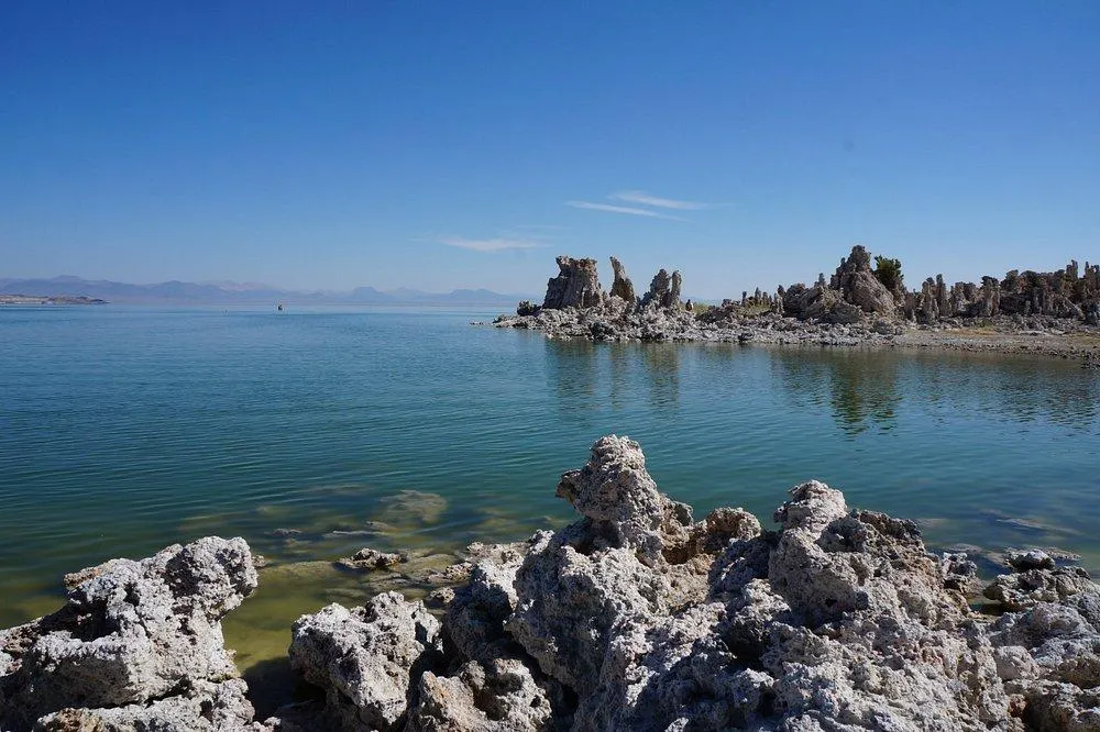 💧 Tufas, Shrimp & Sci-Fi Vibes: Why Mono Lake is So Extra