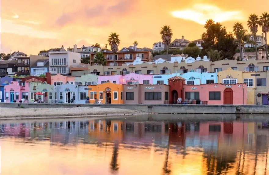 🌊 Colorful Charm by the Coast: Why Venetian Court in Capitola is California’s Most Instagrammable Secret 📸