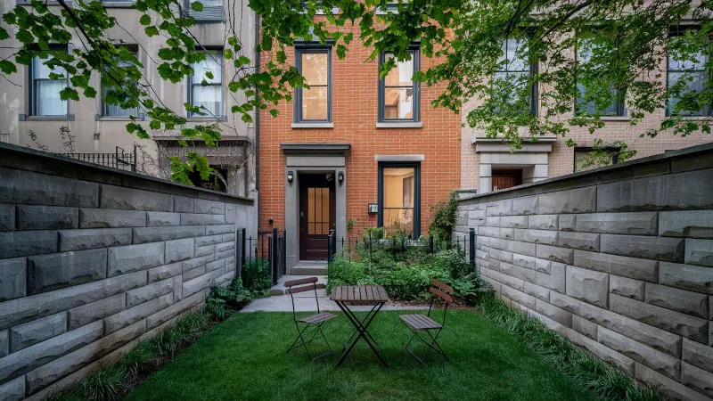 chicago city private outdoor space