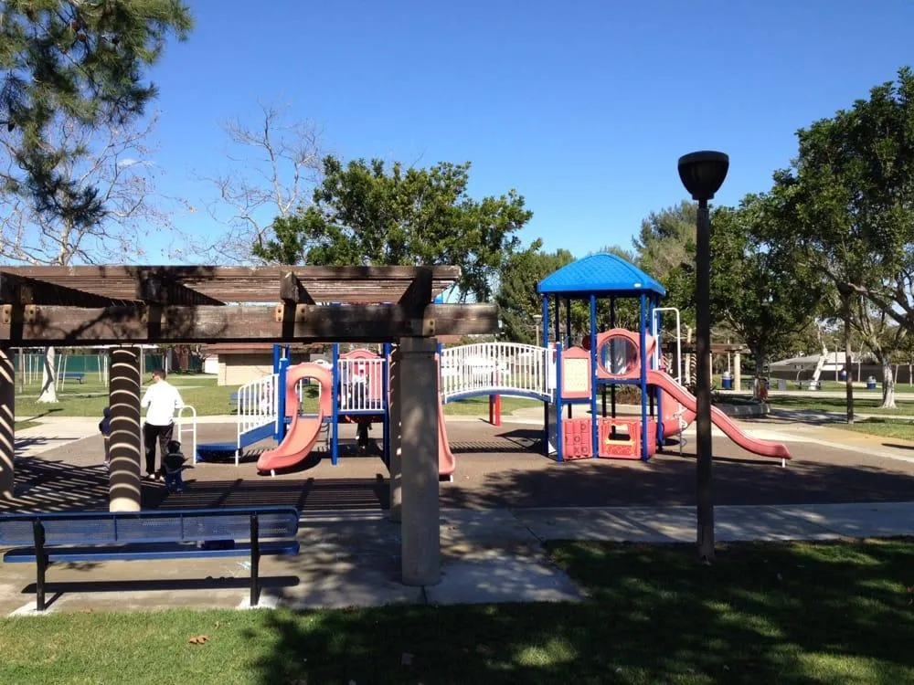 Franklin Park in Redondo Beach: Your Slice of Natural Serenity Right by the Coast