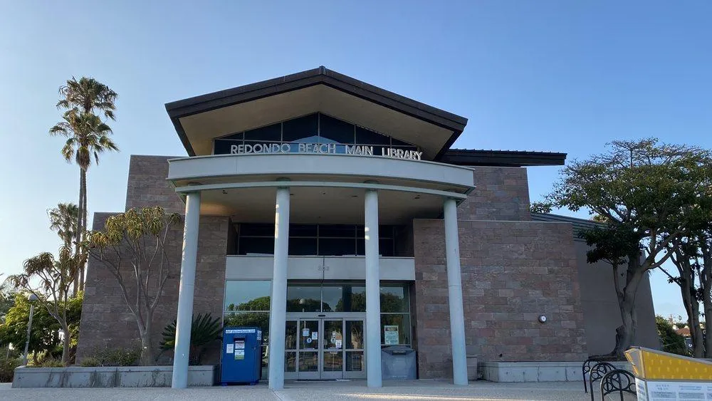 📚 Sunshine & Stories: Why We’re Obsessed with Redondo Beach Library