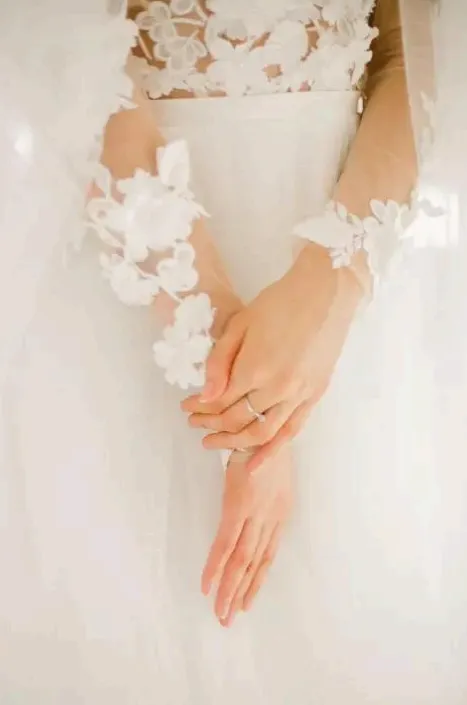 WHAT TO EXPECT AT YOUR FIRST BRIDAL CONSULTATION AND WHAT TO BRING