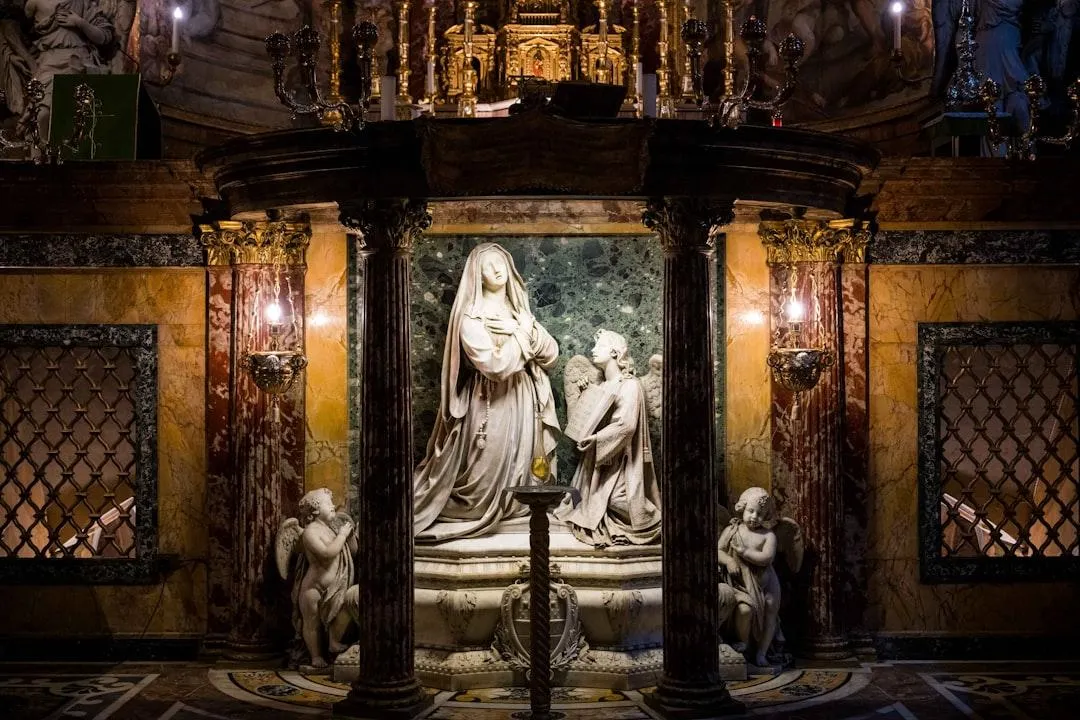 The Prayer Habits of Saints: Practical Lessons for a Deeper Spiritual Life