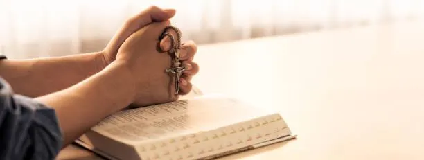 The Prayer Habits of Saints: Practical Lessons for a Deeper Spiritual Life