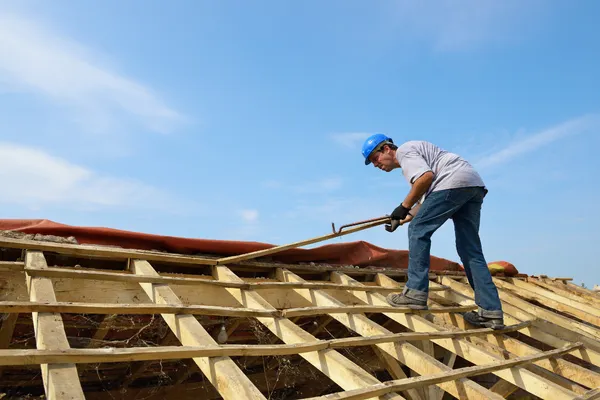 7 Signs You're Working with the Wrong Roofing Contractor