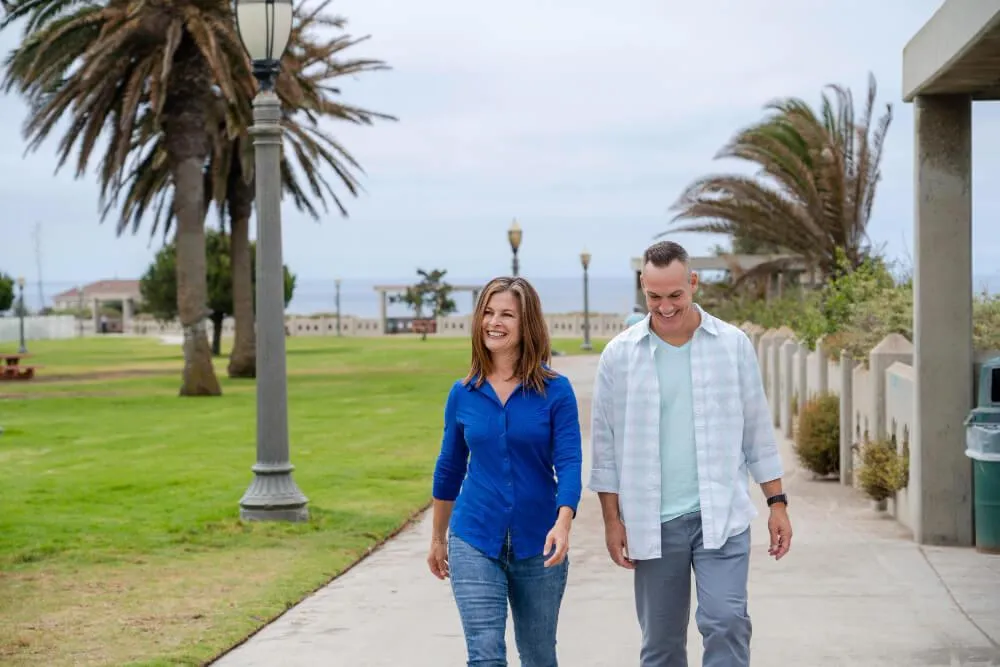 medium-shot-people-walking-together