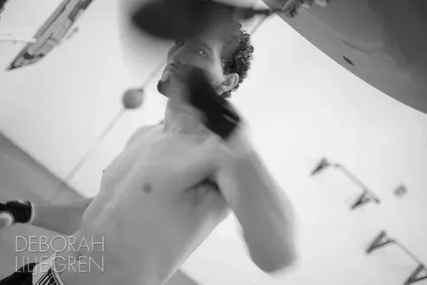Edwin Rodriguez punching a static punching bag