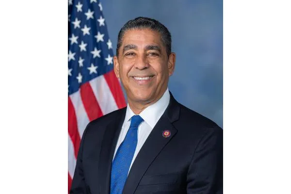 A Historic Endorsement: Congressman Adriano Espaillat Backs Yanna Henriquez for NYC Council