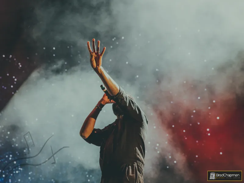 Sing Night After Night Without Straining Your Voice: A Tour Survival Guide for Vocalists