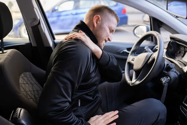 How to Avoid Neck Pain on the Road