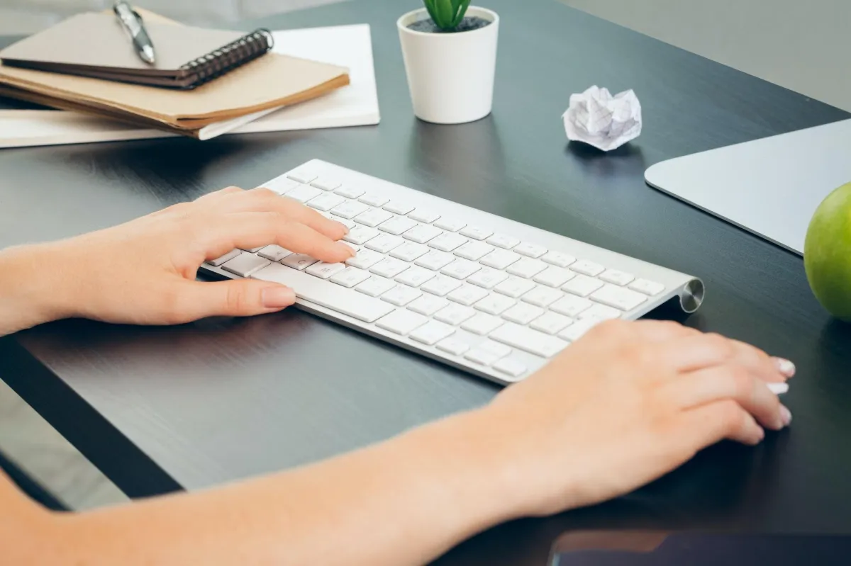 What are the benefits of a warm email campaign for your business?