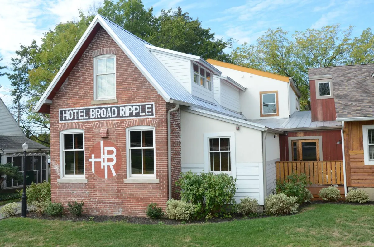 Hotel Broad Ripple 🍷🛏️ – Indy’s Chillest Boutique Stay Off the Monon Trail