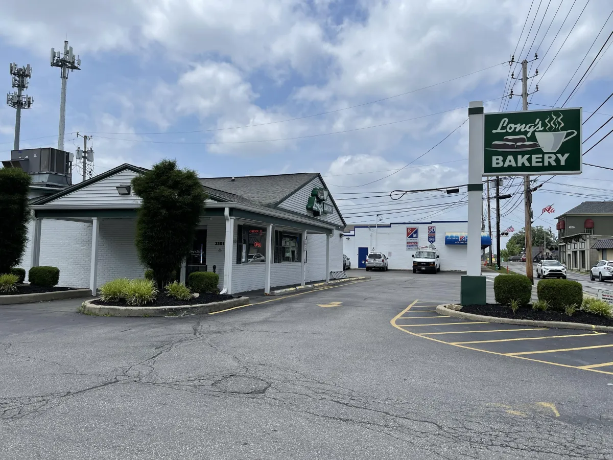  A Sweet Legend: Why Long’s Bakery Is Indy’s Most Delicious Stop! 