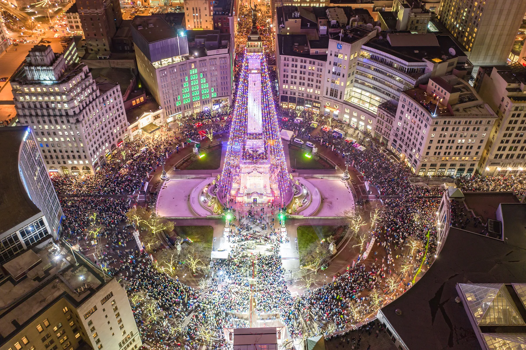 Monument Circle Magic: Exploring the Heart of Indy | Prime Edge Car Rentals, Indianapolis, IN
