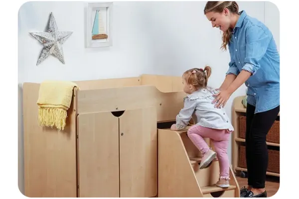 Vínculo seguro durante el camio de pañal