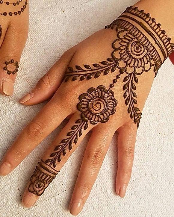 henna tattoo