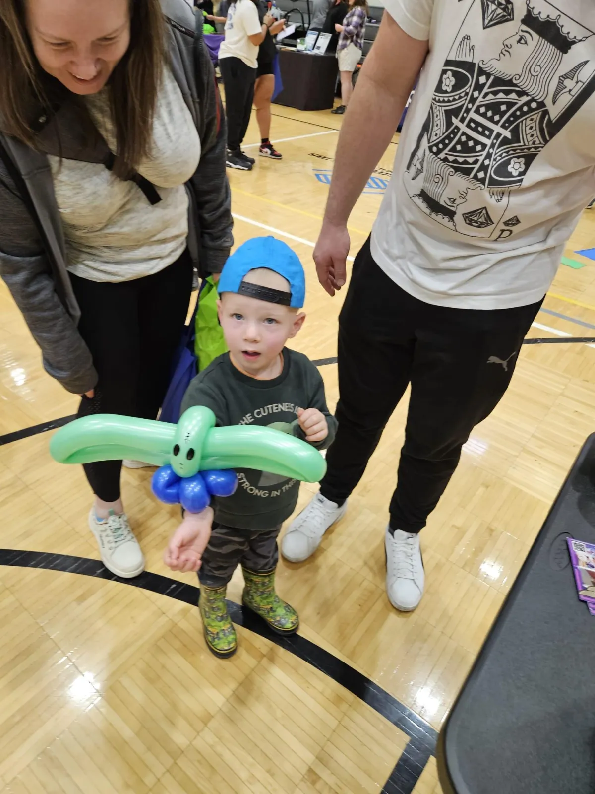 Kids with balloon