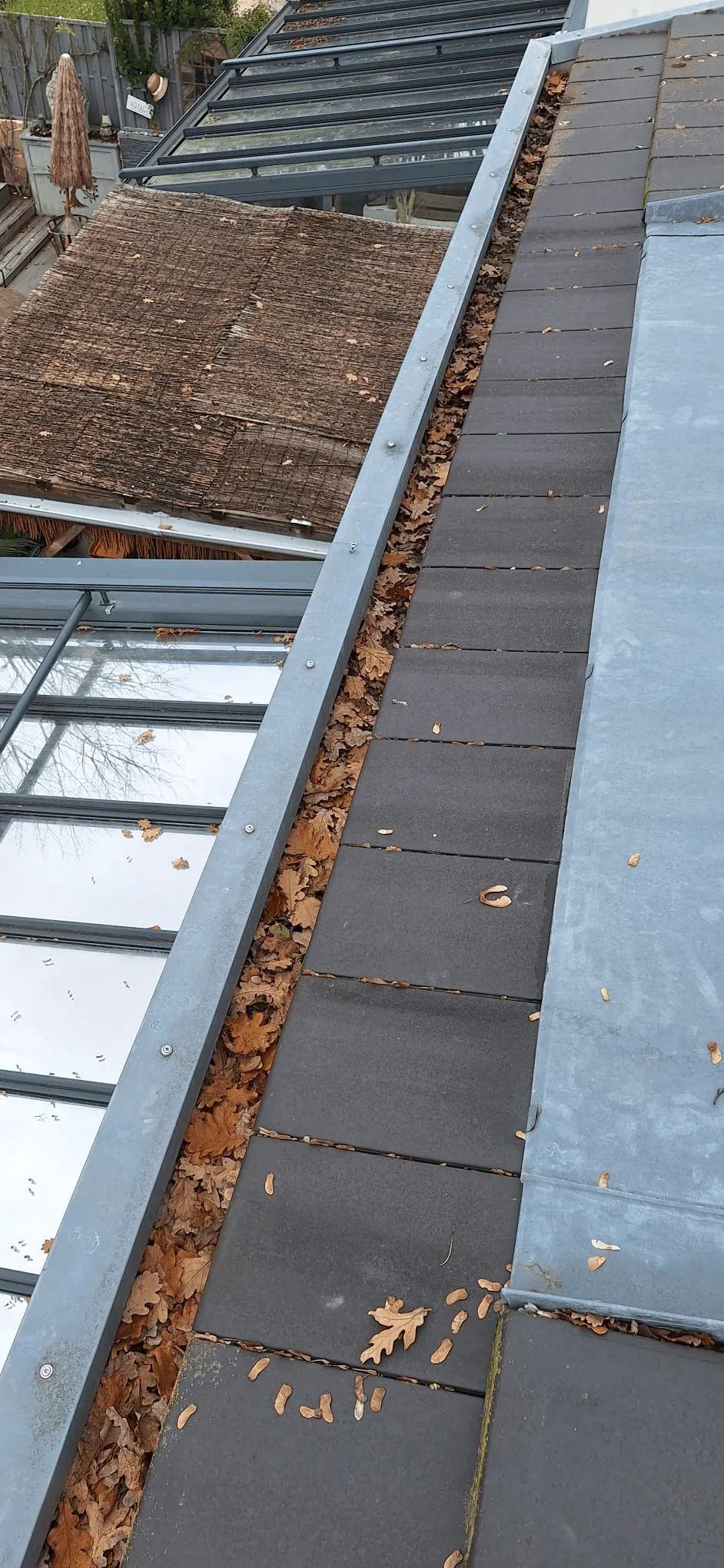 Diagnostic et inspection des écoulements d’eaux pluviales : gouttières et chéneaux en Suisse romande