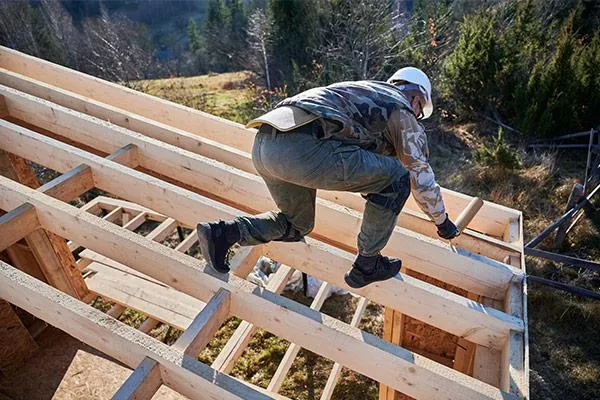 installation of thermal insulation on roof