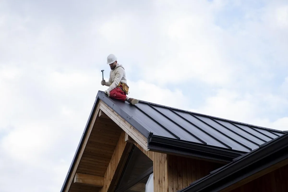 Quick Roof Fixes in Woodlands Texas