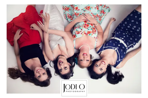 Profesional photo by Jodi O of four female friends