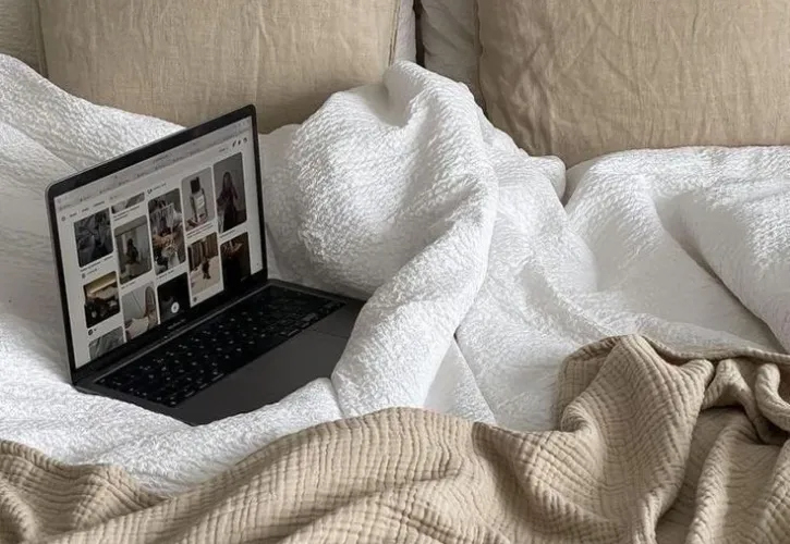 The Best Tools for Faceless Marketing (Plus 2 Free Downloads to Get You Started)