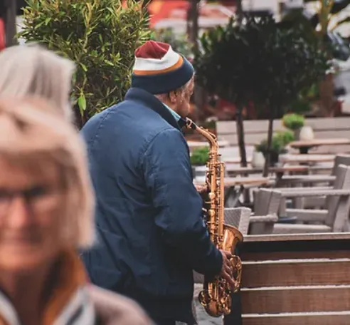 Tips for Keeping Your Saxophone Warm in Chilly Conditions