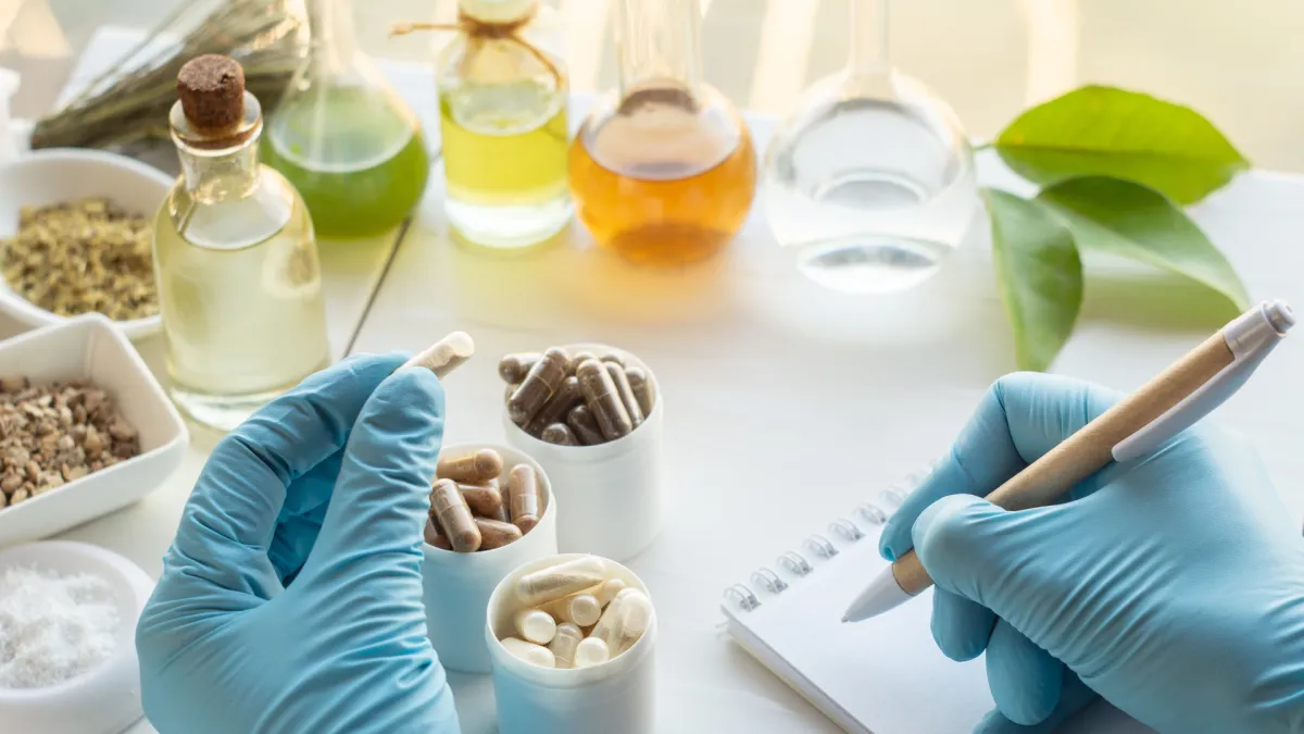 Why Choosing an Expert Supplement Formulator Beats Relying on Your Contract Manufacturer (CMO)