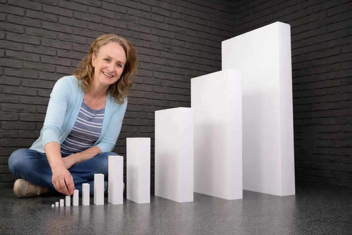 woman with oversized domino