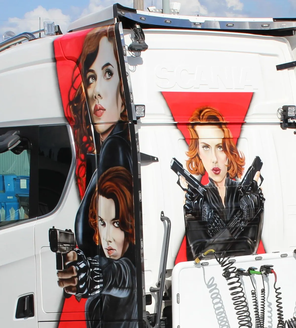 Scania Truck Airbrush In Black Widow Theme