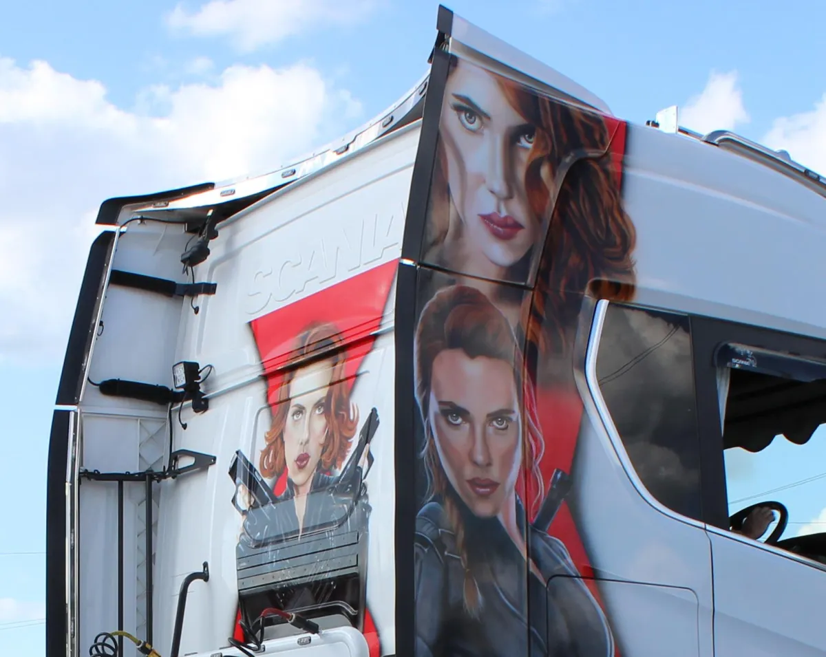 Scania Truck Airbrush In Black Widow Theme