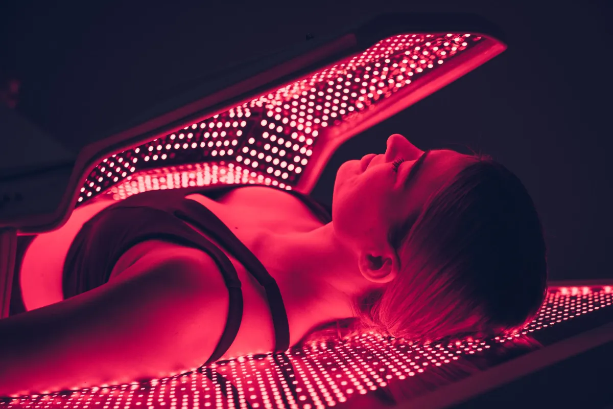 Best non-surgical fat loss treatments including red light therapy, Slim Sculpt, and laser fat reduction