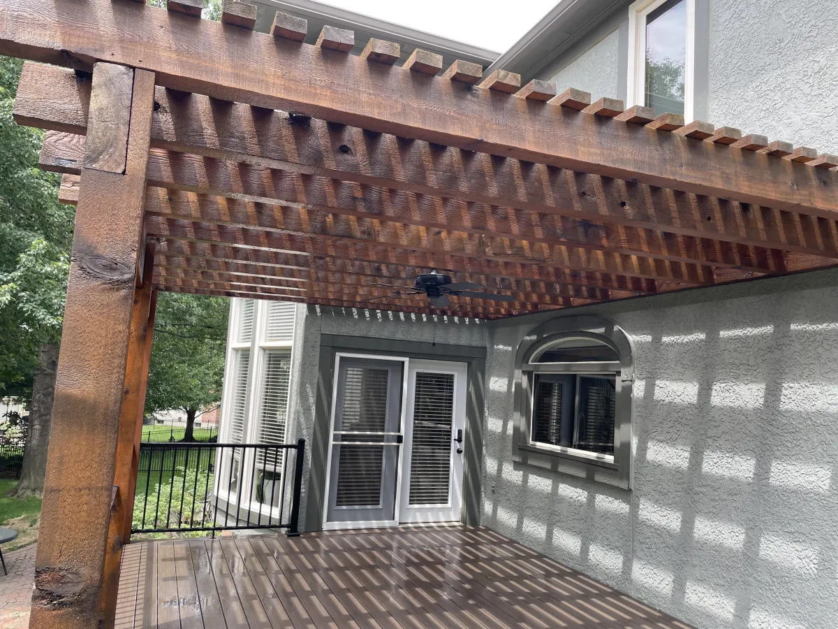 Brown pergola staining by better painting