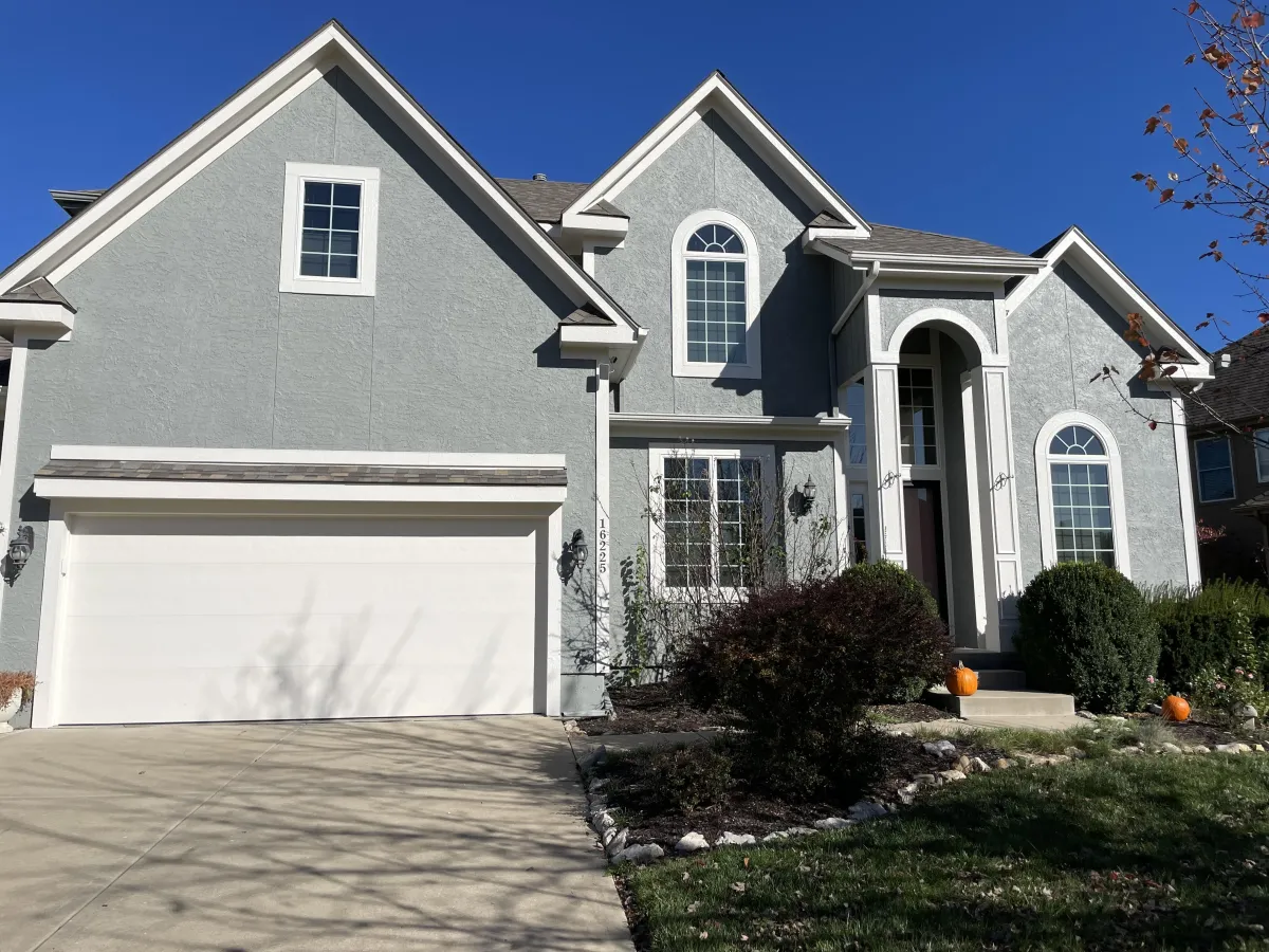 Exterior painting house in Johnson County #2