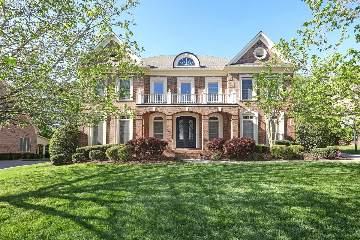 Full Brick Home with 5 bedrooms and 6 bathrooms
