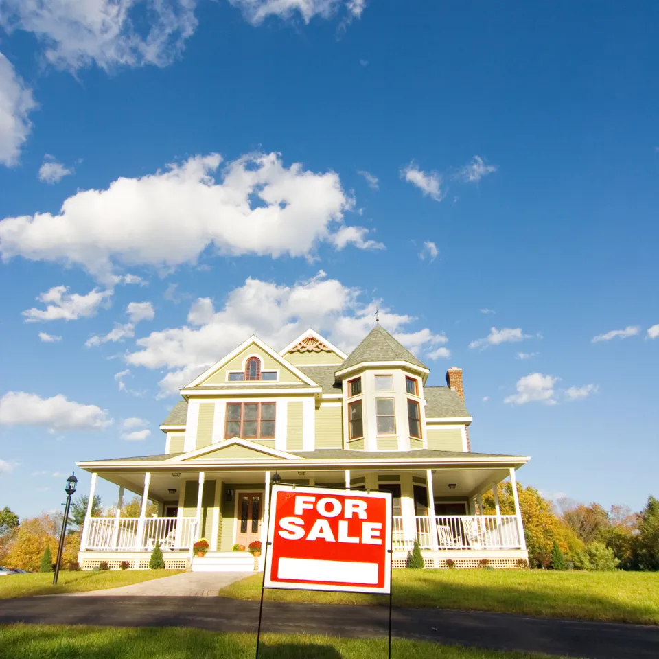 From Staging to Closing: 7 Advanced Strategies for a Successful Spring Home Sale