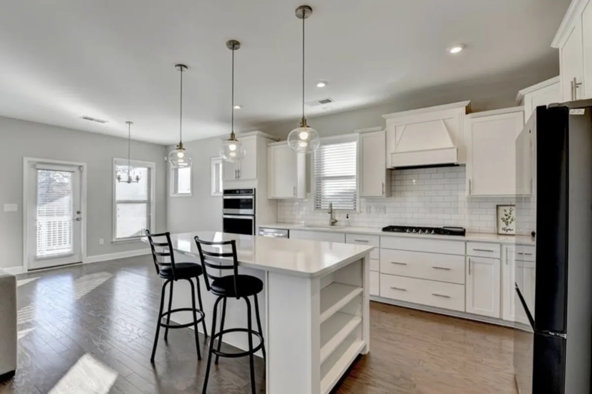 Homes for sale in Hoschton and Alpharetta Georgia with detailed listing reports