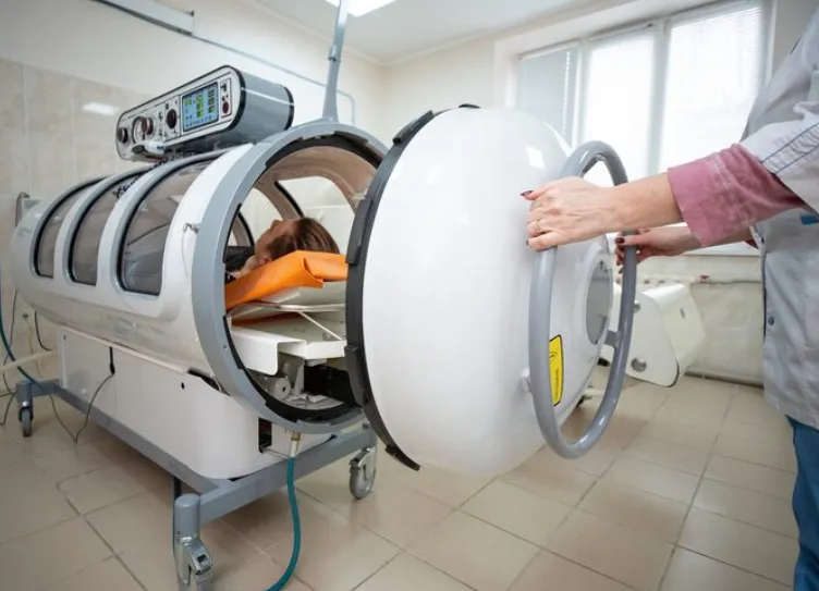 Hyperbaric chamber, treatment and recovery of the body by supplying pure oxygen