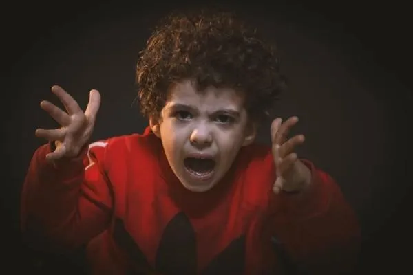 tantrums - Parent Tips: How to Manage Your Child's Tantrums