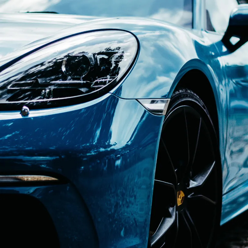 Le polissage et le traitement Téflon : le secret d'une carrosserie éclatante et durable