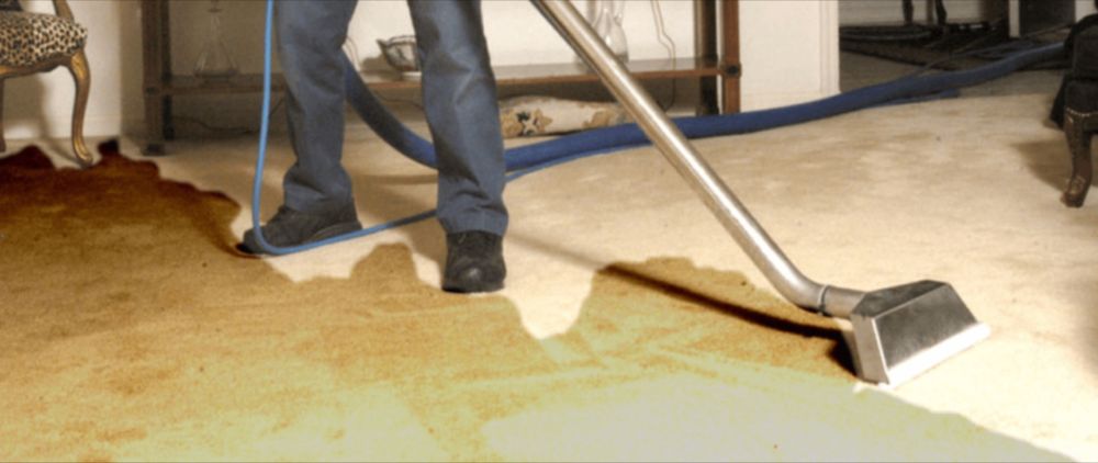 How to Respond Fast to a Water Damage Emergency