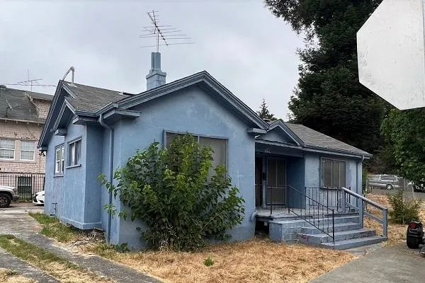 3 Bed 1 Bath Fix and Flip! Santa Rita St, Oakland, CA 94601