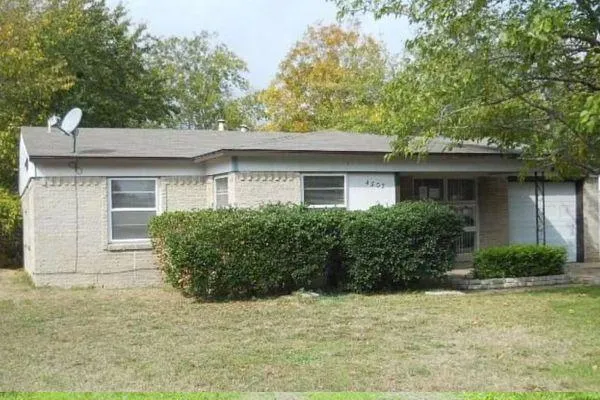 New 3 bed 1.5 bath Investor Deal available in 75150! Scottsdale Dr, Mesquite, TX 75150